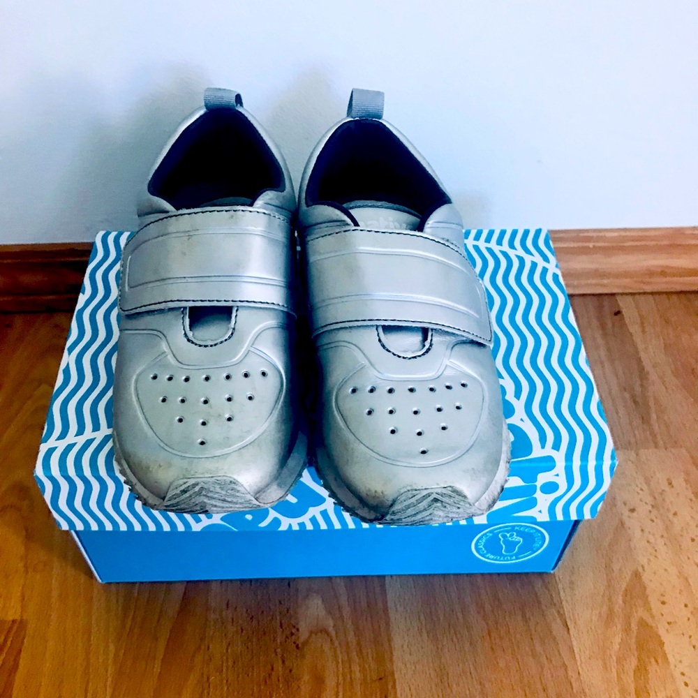 🏃‍♀️Native runners size 2 kids